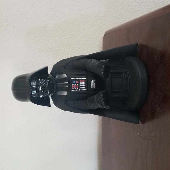 Darth Vader cable guy - Picture 1 of 4